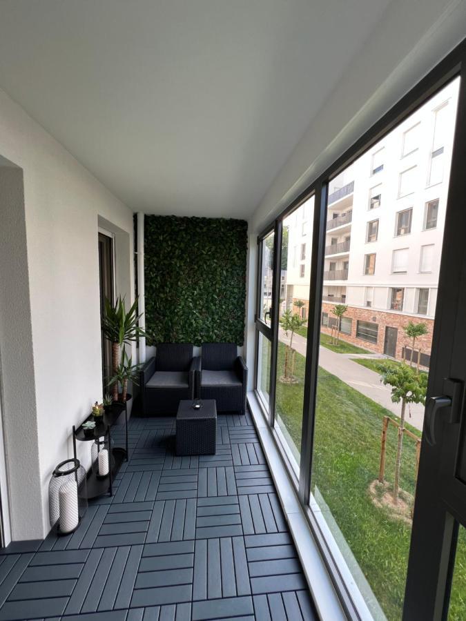 Appartement Avec Son Jardin D'Hiver Poissy Eksteriør bilde
